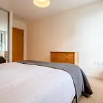 Londwell, City & Limehouse Balcony Apartment - City Views