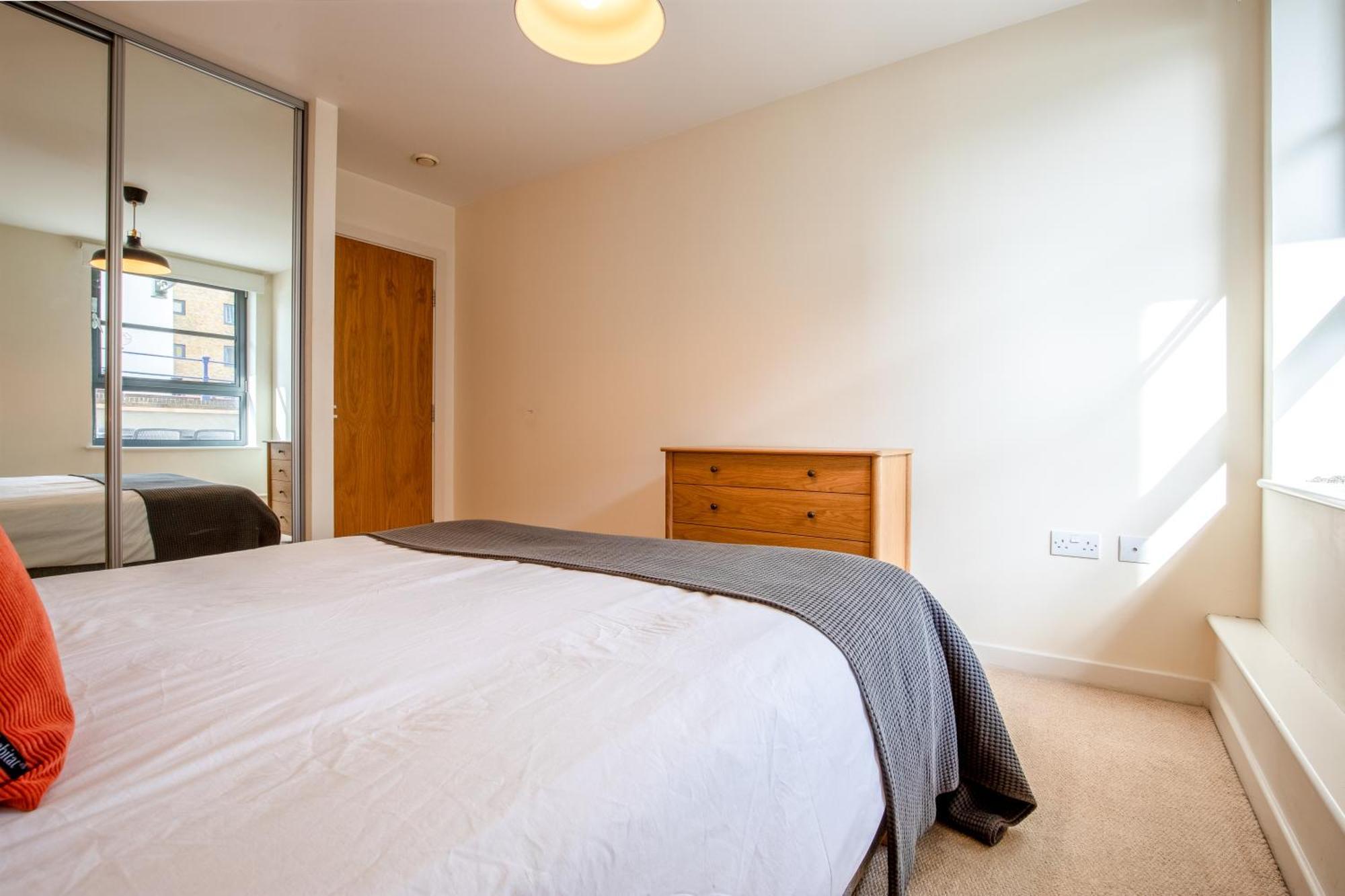 Apartment Londwell, & Limehouse Balcony - Views