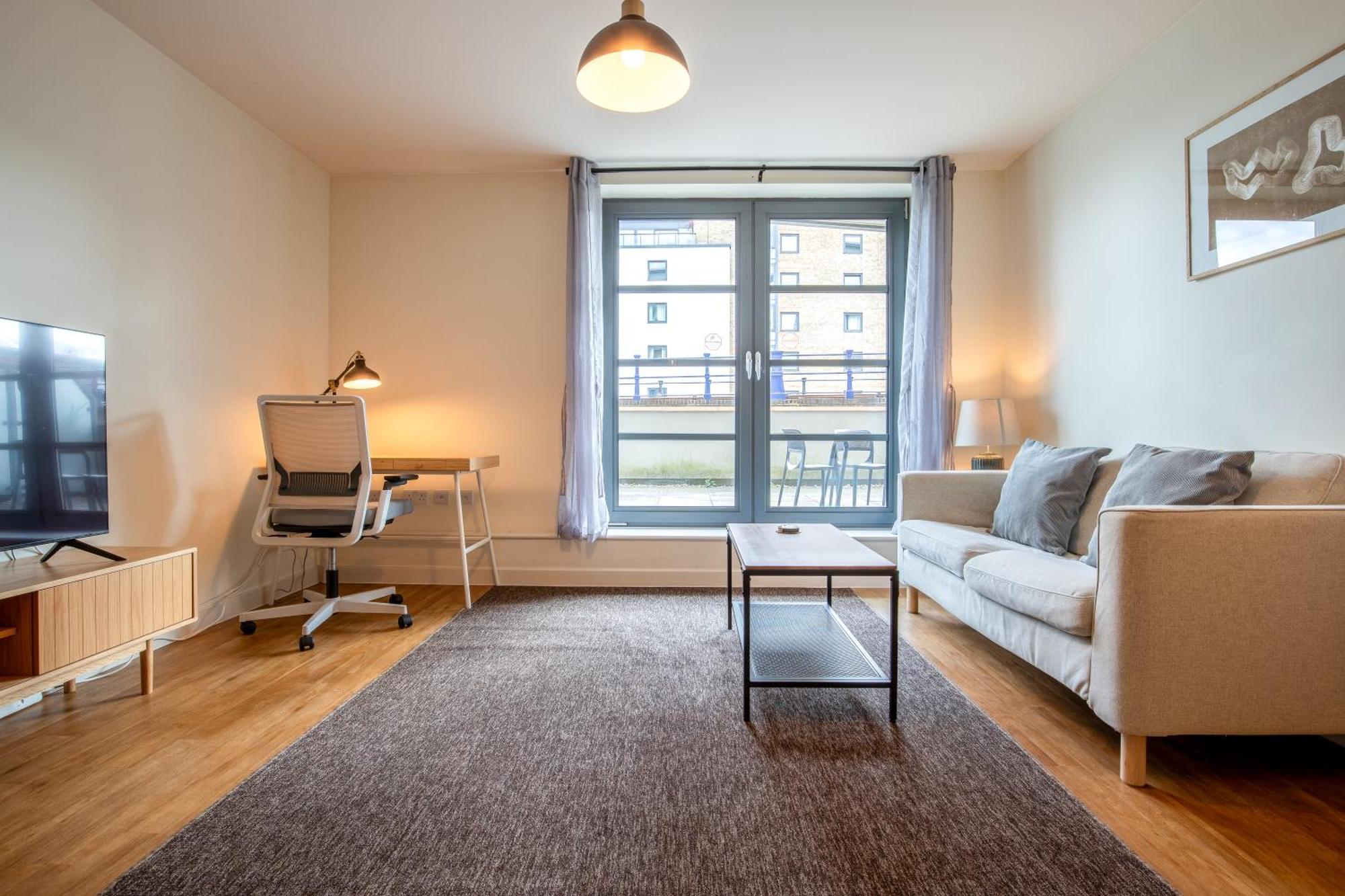 Apartment Londwell, & Limehouse Balcony - Views