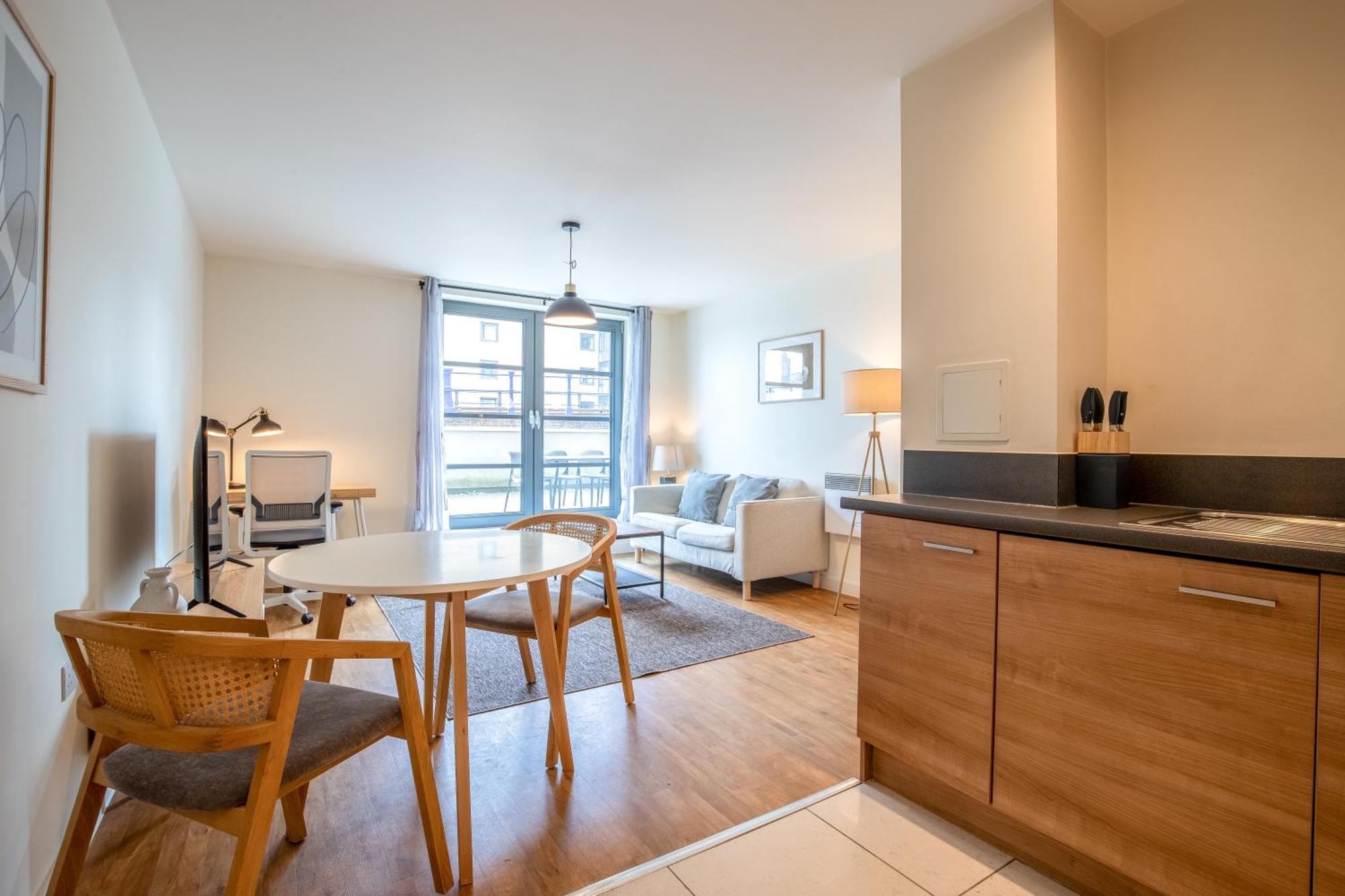 Apartment Londwell, & Limehouse Balcony - Views London