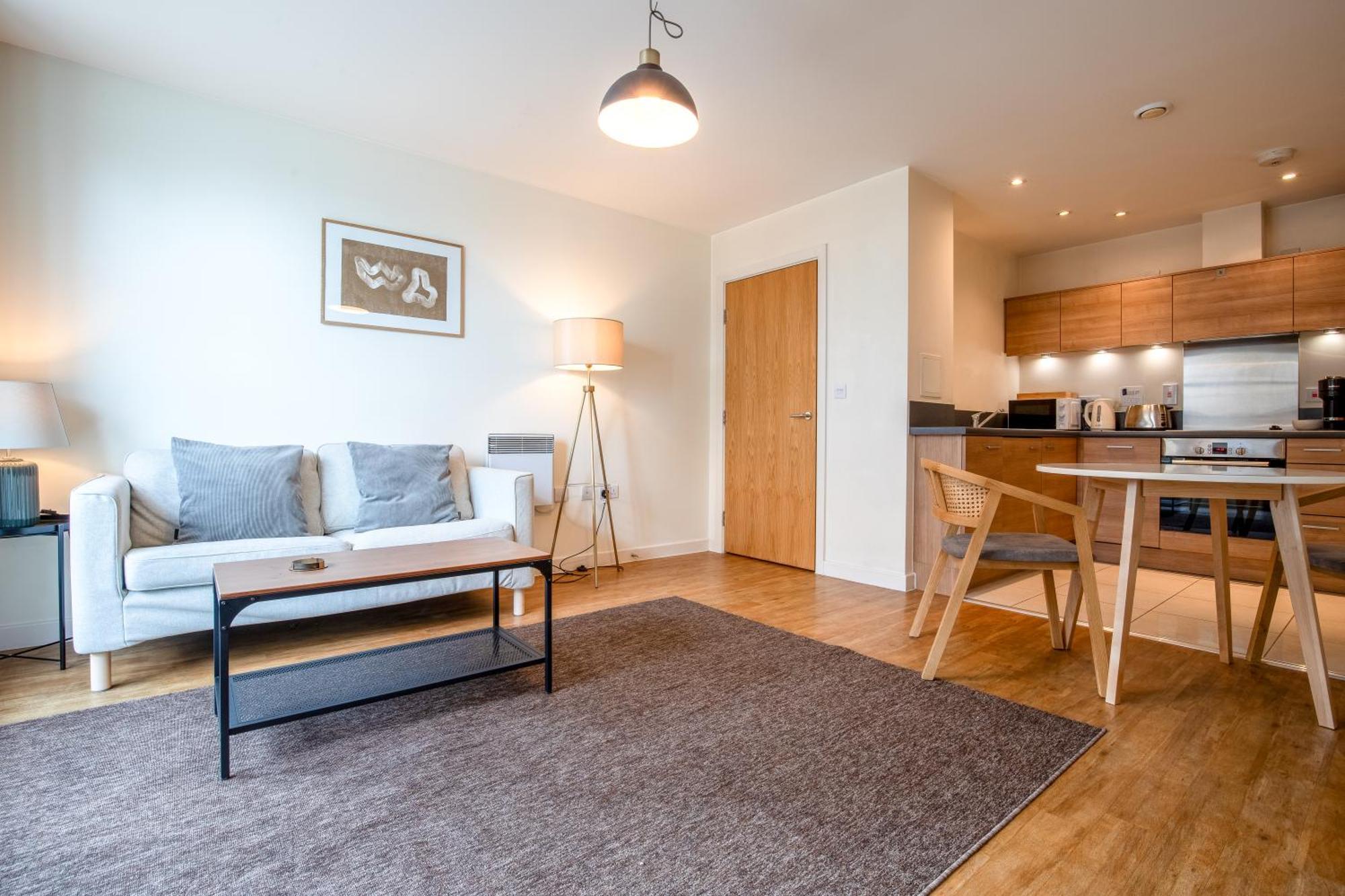 Londwell, & Limehouse Balcony - Views *