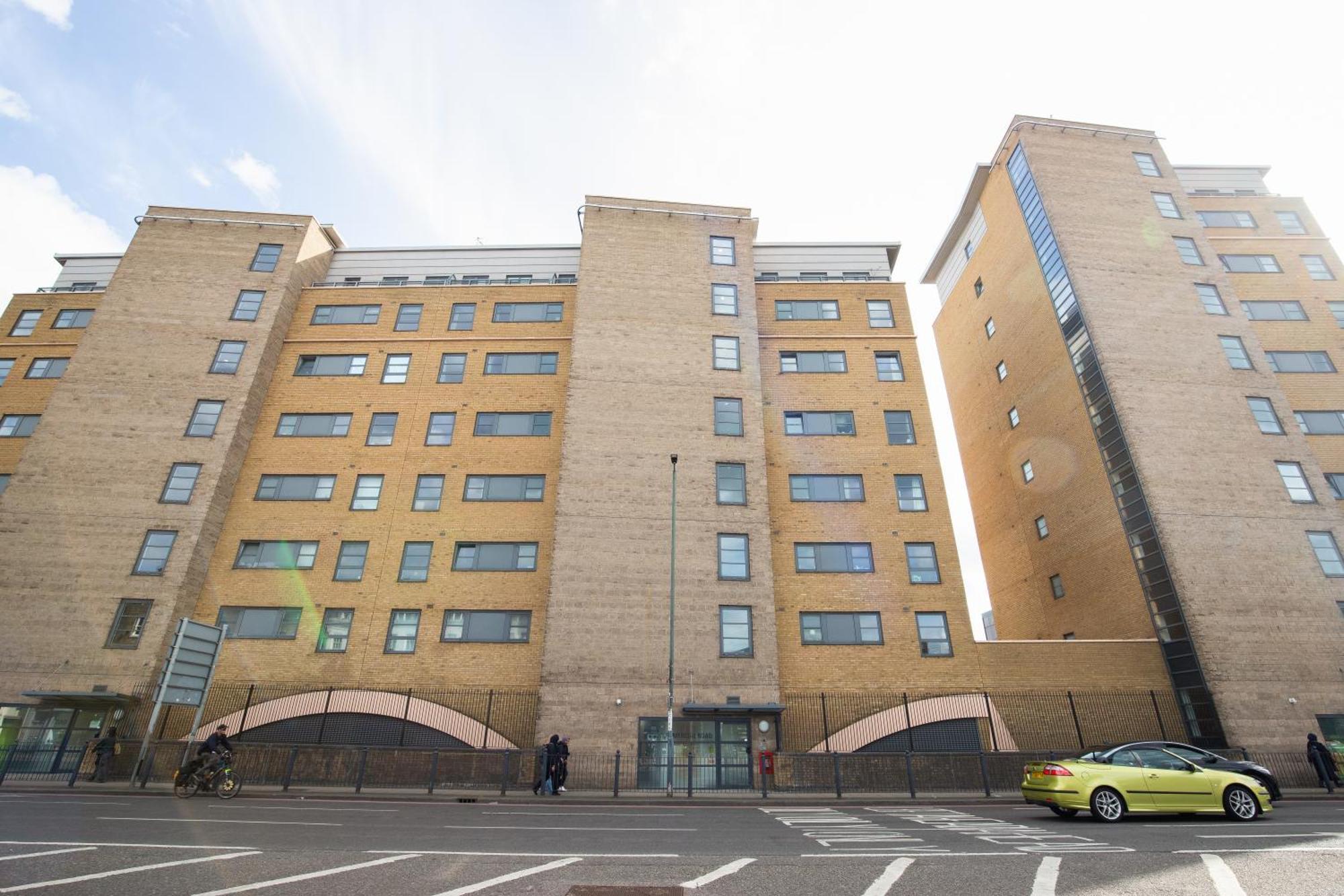 Londwell, & Limehouse Balcony - Views * London